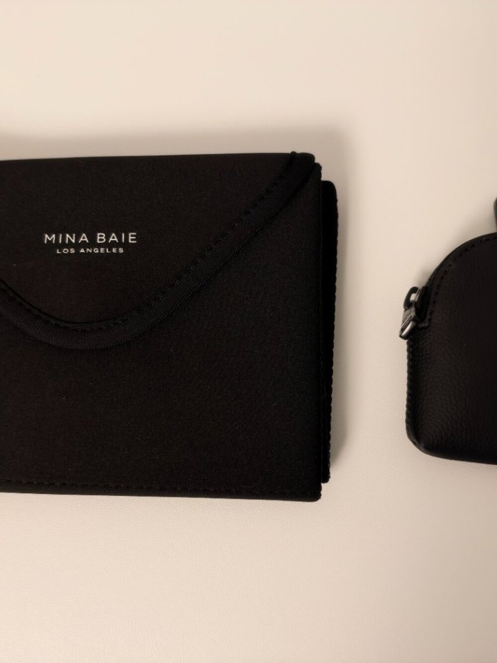 Mina Baie Harlow Vegan Midi Black + Accessories Bundle - Picture 3 of 4